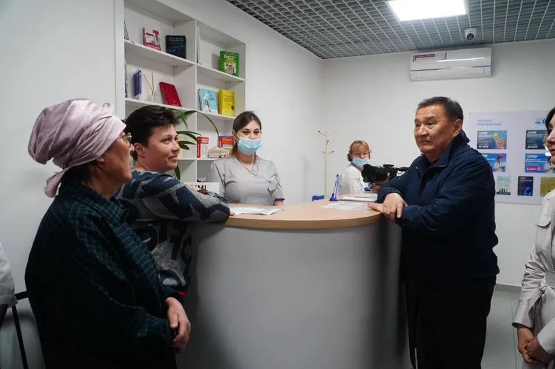 Врач, пациент, фото - Новости Zakon.kz от 24.04.2026 16:00