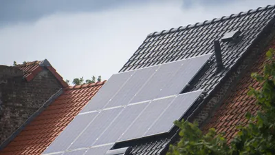 Крыша, солнечные батареи, фото - Новости Zakon.kz от 29.04.2026 03:59