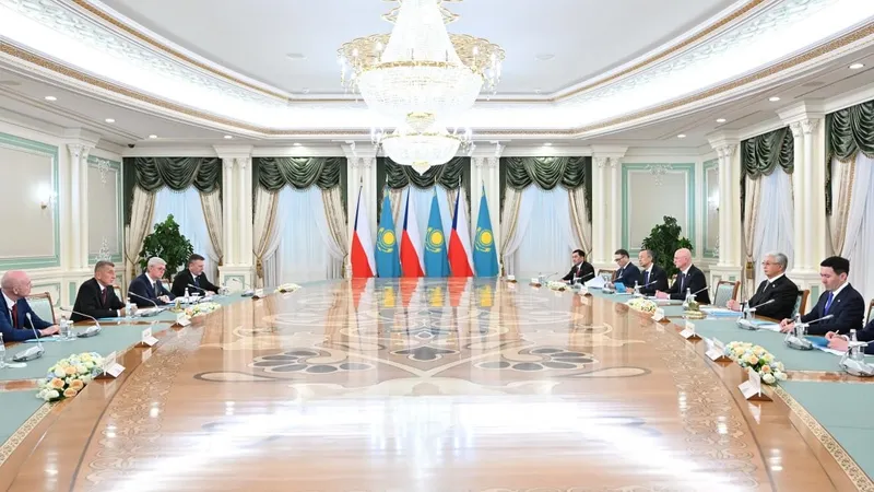 премьер-министр Чехии Андрей Бабиш, президент РК Касым-Жомарт Токаев