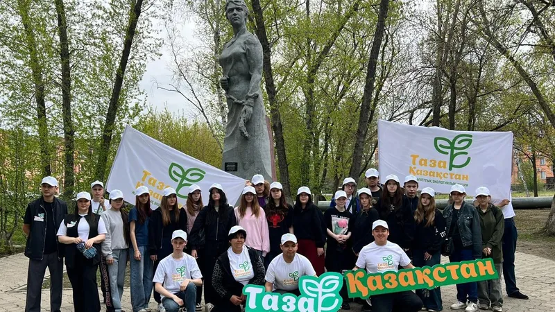 Акция "Чистый памятник – чистая память", фото - Новости Zakon.kz от 29.04.2026 16:27