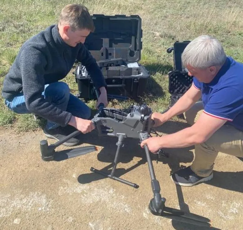 специалисты, дрон, фото - Новости Zakon.kz от 30.04.2026 10:27