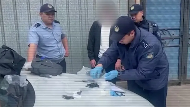 задержание наркокурьера в Алматы, фото - Новости Zakon.kz от 30.04.2026 09:20