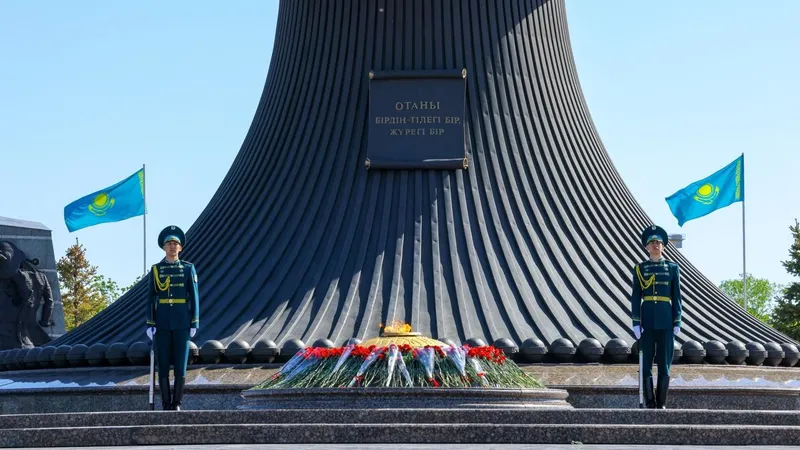 возложение цветов, фото - Новости Zakon.kz от 09.05.2026 10:43