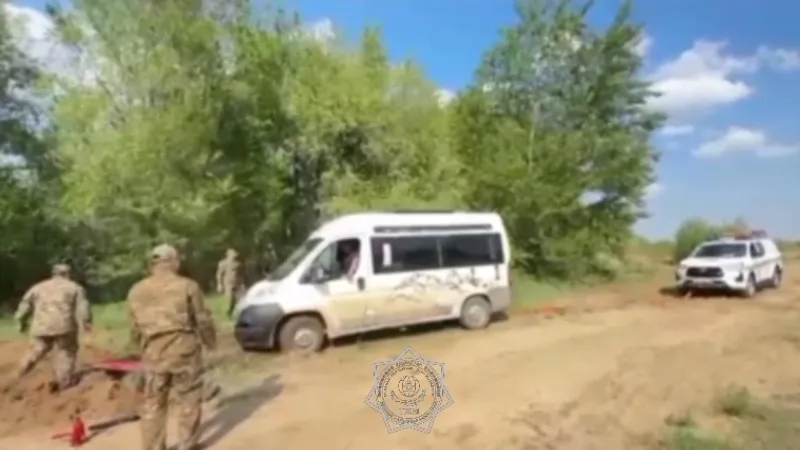 помощь спасателей, фото - Новости Zakon.kz от 09.05.2026 20:10