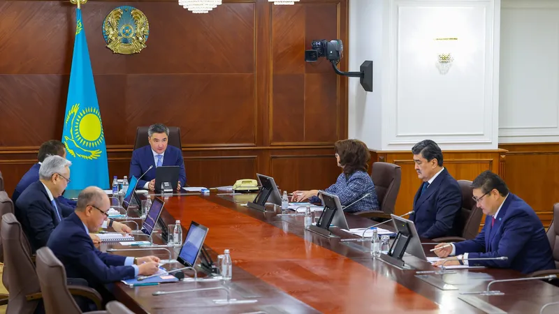премьер-министр РК Олжас Бектенов, заседание, фото - Новости Zakon.kz от 13.05.2026 15:13