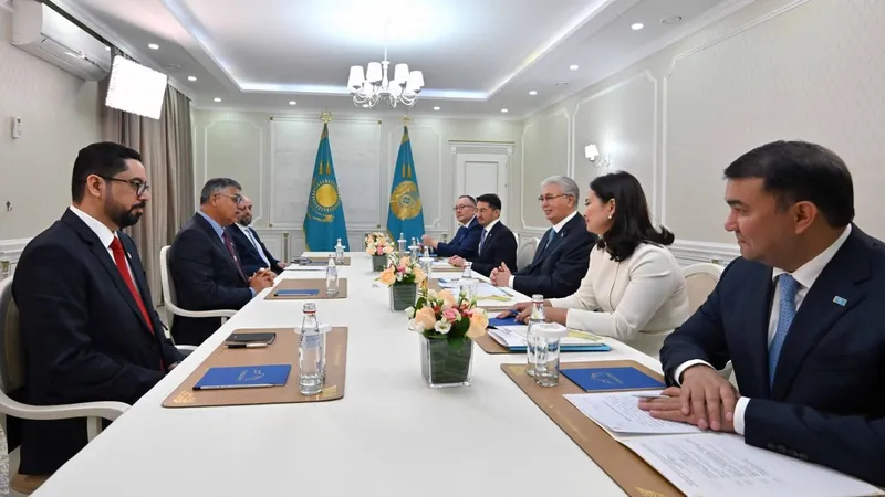 Токаев на совещании, Туркестан, фото - Новости Zakon.kz от 15.05.2026 12:35