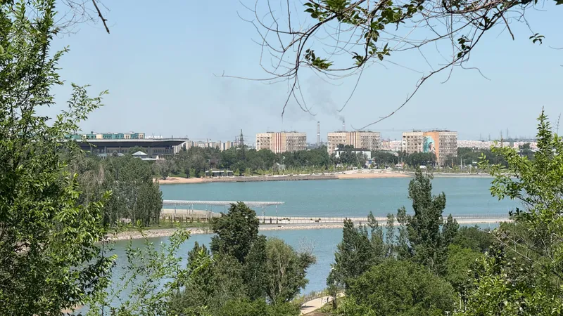 Озеро Сайран весной