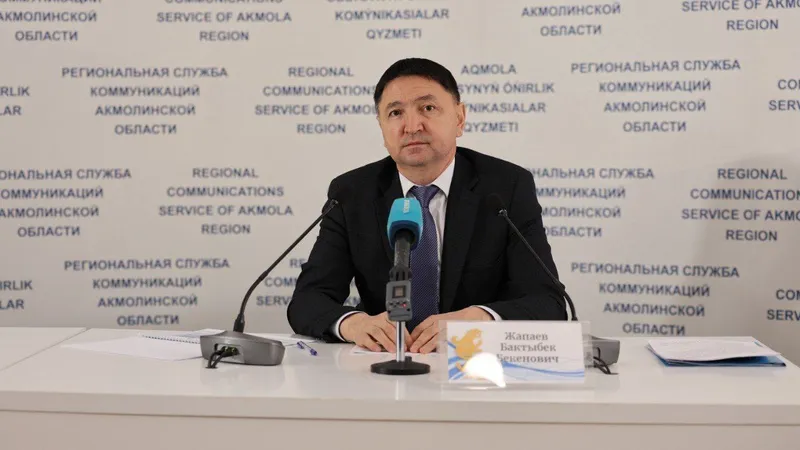 руководитель управления энергетики и жилищно-коммунального хозяйства Акмолинской области Бактыбек Жапаев, фото - Новости Zakon.kz от 18.05.2026 17:31