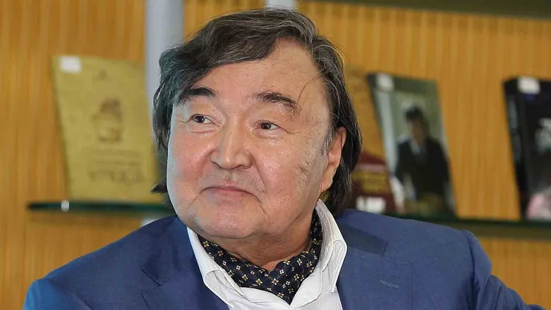 выдающийся поэт и писатель Олжас Сулейменов