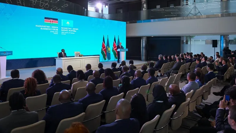 Касым-Жомарт Токаев и Уильям Руто, конференция, фото - Новости Zakon.kz от 20.05.2026 18:36