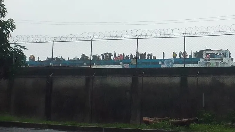Заключенные в Венесуэле захватили тюрьму, фото - Новости Zakon.kz от 26.05.2026 07:25