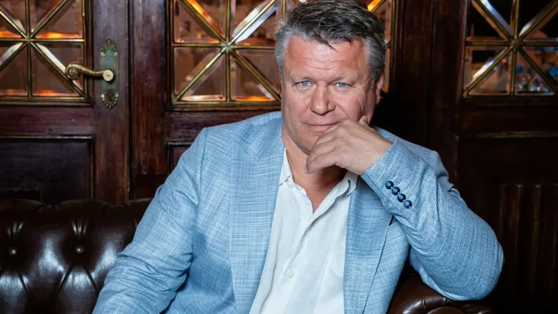 спортсмен Олег Тактаров