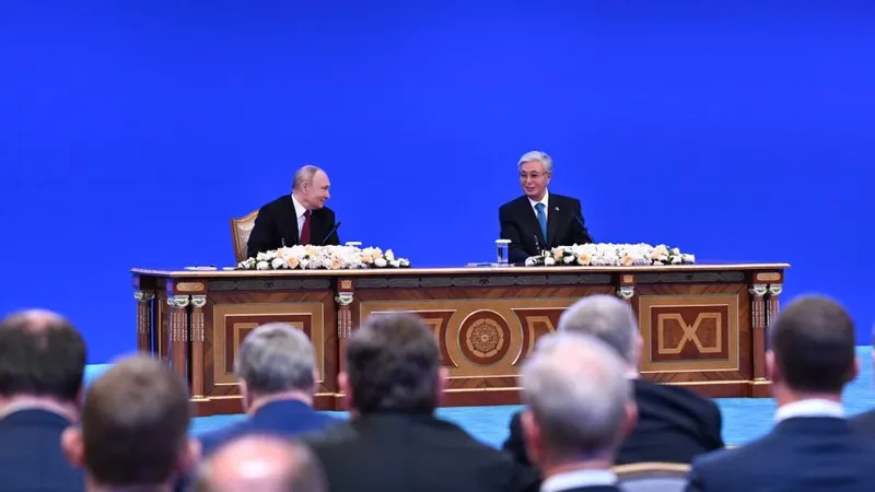 президент России Владимир Путин, президент РК Касым-Жомарт Токаев