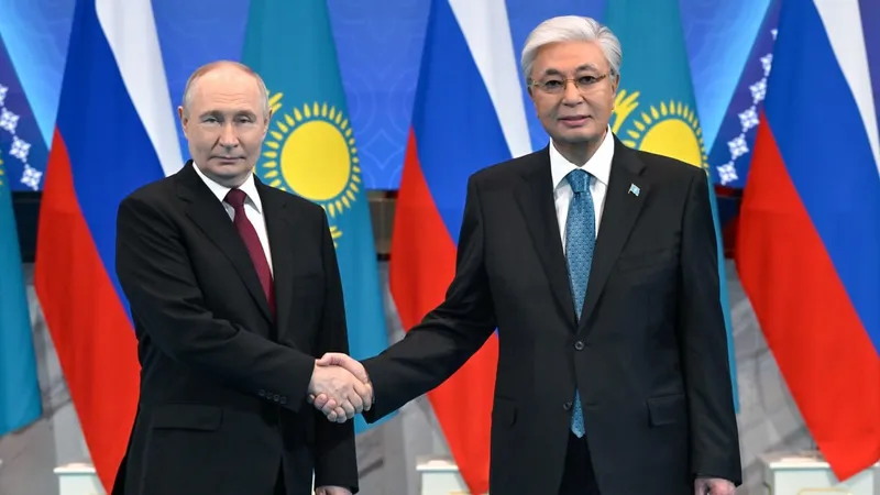 президент России Владимир Путин, президент РК Касым-Жомарт Токаев, фото - Новости Zakon.kz от 28.05.2026 12:22
