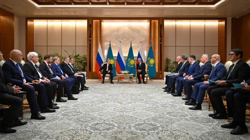 президент России Владимир Путин, президент РК Касым-Жомарт Токаев, фото - Новости Zakon.kz от 28.05.2026 12:22