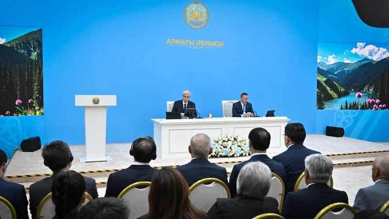 Токаев в Алматинской области, фото - Новости Zakon.kz от 02.06.2026 14:08