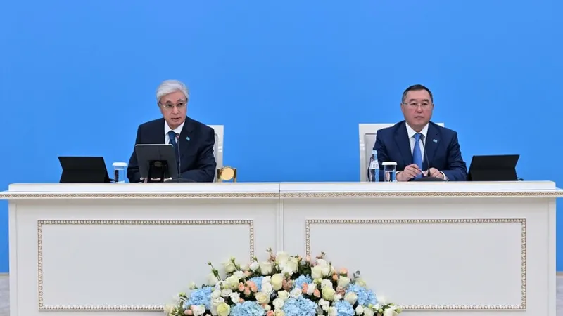 президент РК Касым-Жомарт Токаев, аким Алматинской области Марат Султангазиев