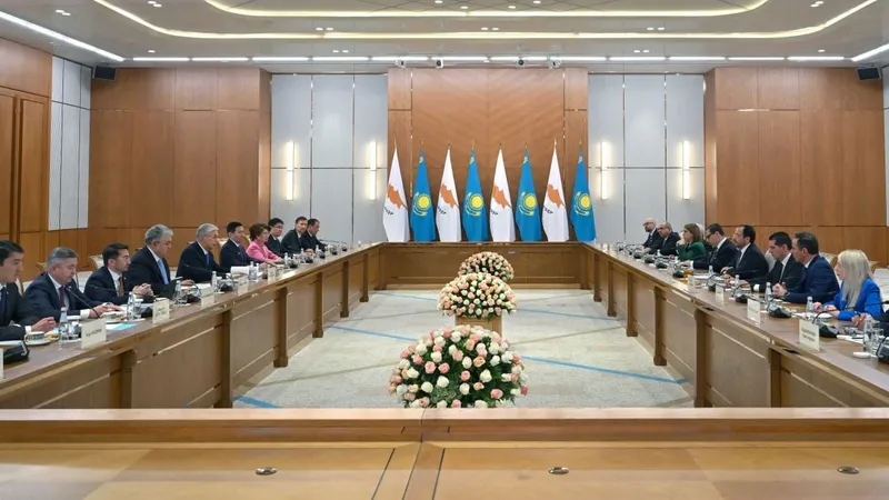 делегации РК и Кипра, фото - Новости Zakon.kz от 03.06.2026 14:47