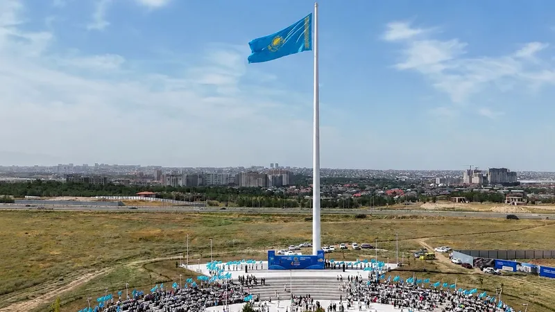 Церемония поднятия флага