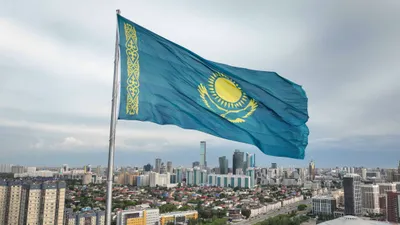Государственный флаг Казахстана, флаг РК, Астана, виды города Астаны, достопримечательности Астаны, столица, пейзаж Астаны, виды Астаны, город Астана