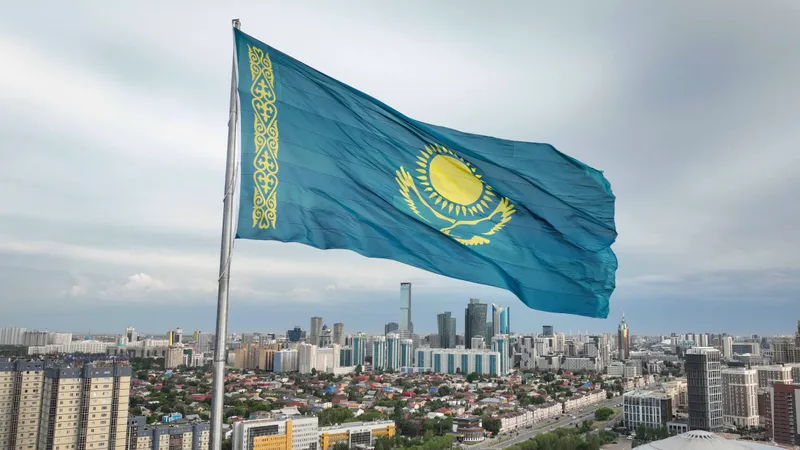 Государственный флаг Казахстана, флаг РК, Астана, виды города Астаны, достопримечательности Астаны, столица, пейзаж Астаны, виды Астаны, город Астана, фото - Новости Zakon.kz от 09.07.2026 16:40