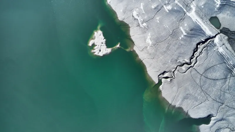 Лед, вода, снег, фото - Новости Zakon.kz от 10.06.2026 07:59