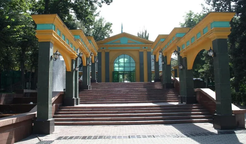 входная группа в административный корпус , фото - Новости Zakon.kz от 12.06.2026 11:05