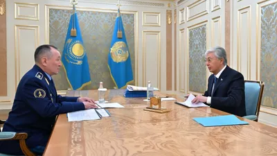 министр обороны РК Даурен Косанов, президент РК Касым-Жомарт Токаев