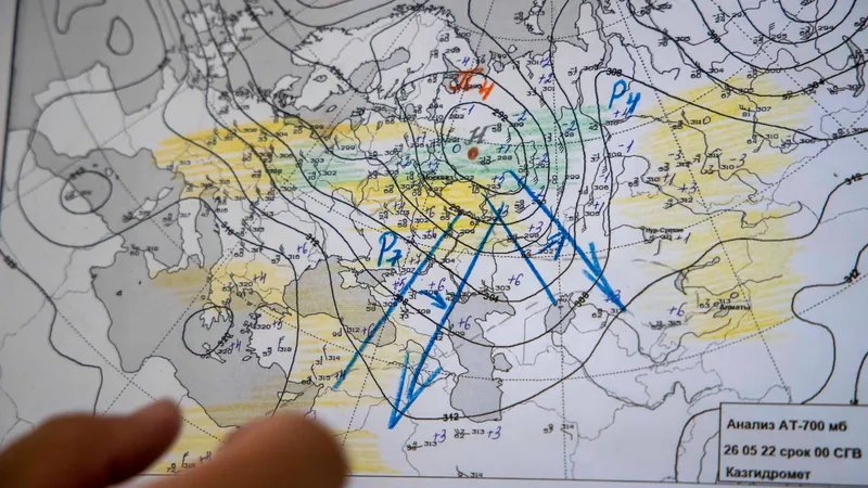 синоптические карты, фото - Новости Zakon.kz от 15.06.2026 15:53