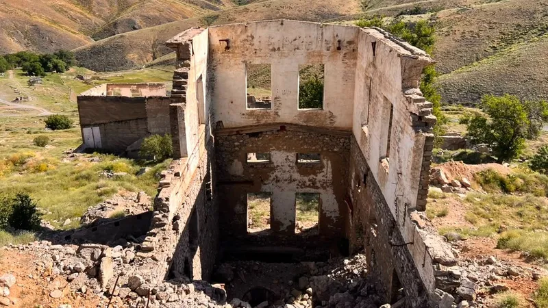 Поселок Байжансай, Туркестанская область, заброшенный поселок, шахтерский поселок, фото - Новости Zakon.kz от 19.06.2026 10:33