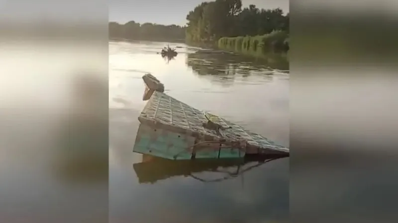 Мост рухнул