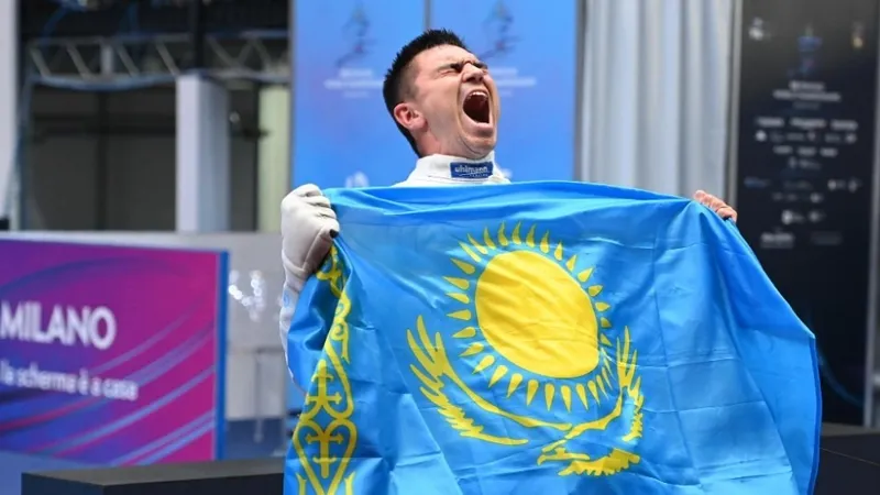 Казахстанский шпажист завоевал медаль чемпионата Азии в Индии, фото - Новости Zakon.kz от 20.06.2026 18:06