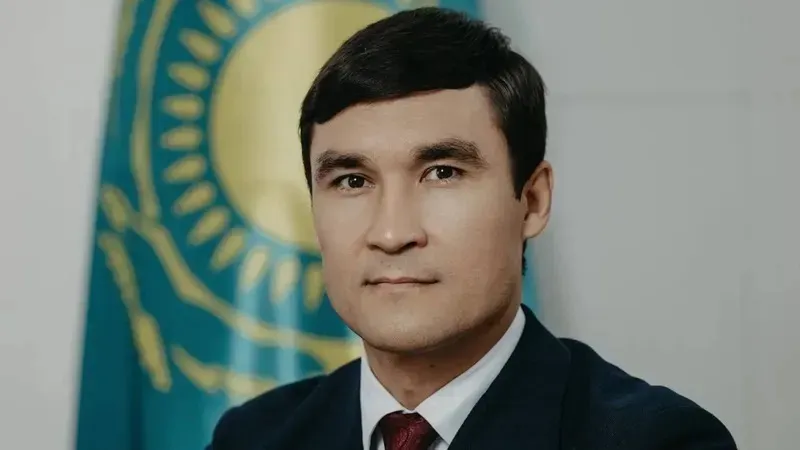 Боксер Серик Сапиев