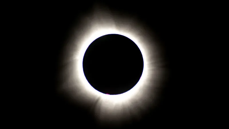 Затмение, космос, фото - Новости Zakon.kz от 26.06.2026 21:59