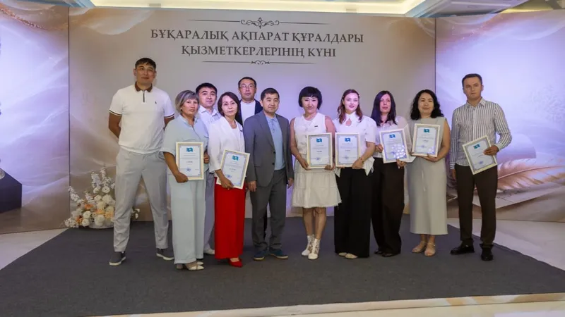 журналистам вручили жилье в ВКО, фото - Новости Zakon.kz от 27.06.2026 18:43