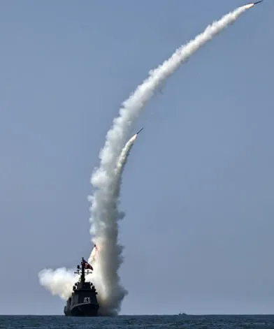 запуск ракеты с эсминца, фото - Новости Zakon.kz от 05.07.2026 12:29