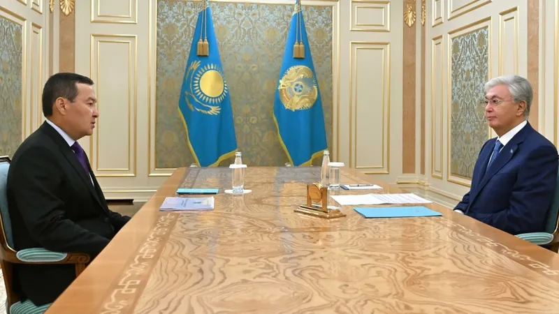 Токаев, Смаилов, Акорда, фото - Новости Zakon.kz от 07.07.2026 15:56