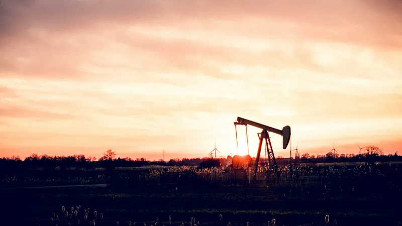 Добыча нефти, нефтедобыча, нефть, нефтяная скважина, нефтедобывающее оборудование, сурет - Zakon.kz жаңалық 24.07.2026 16:13