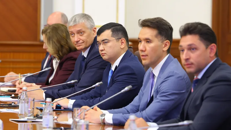 правительство РК, заседание СУИК, участники, фото - Новости Zakon.kz от 09.07.2026 14:28