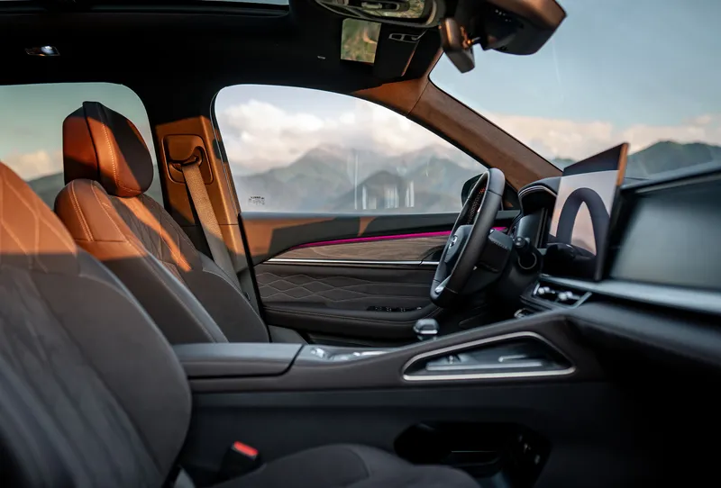 Geely обновил флагманский Monjaro для рынка Казахстана, фото - Новости Zakon.kz от 09.07.2026 13:23