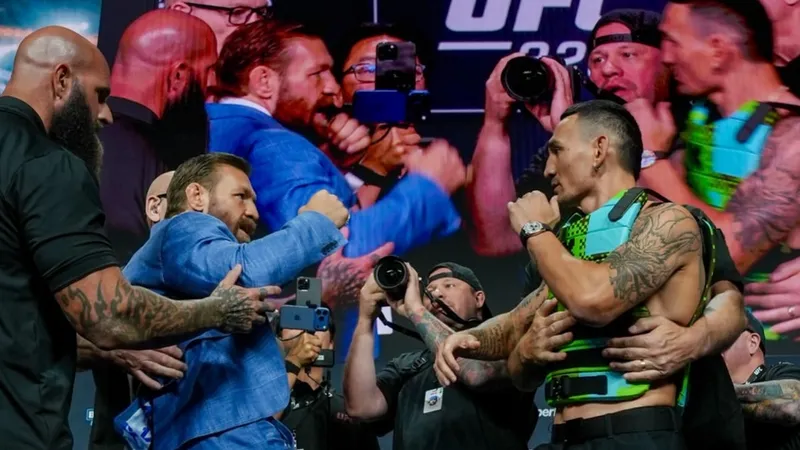 UFC Битва взглядов, фото - Новости Zakon.kz от 10.07.2026 11:34