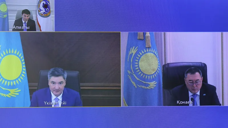 премьер-министр РК Олжас Бектенов, аким Алматинской области Марат Султангазиев, совещание, фото - Новости Zakon.kz от 15.07.2026 13:04