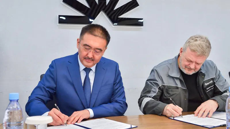 подписание документов, фото - Новости Zakon.kz от 16.07.2026 18:17