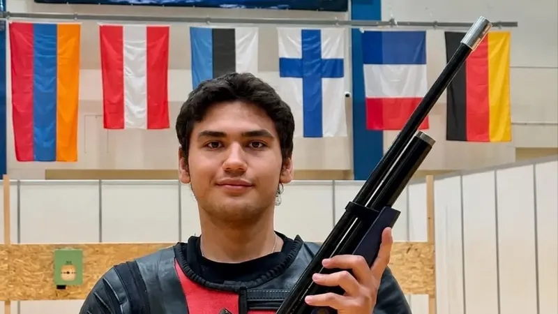 Валат Мусаев стал чемпионом мира среди юниоров по стрельбе по движущейся мишени, фото - Новости Zakon.kz от 22.07.2026 18:18