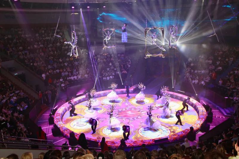 эксклюзивные костюмы на ALMATY CIRCUS FESTIVAL, фото - Новости Zakon.kz от 23.07.2026 16:10