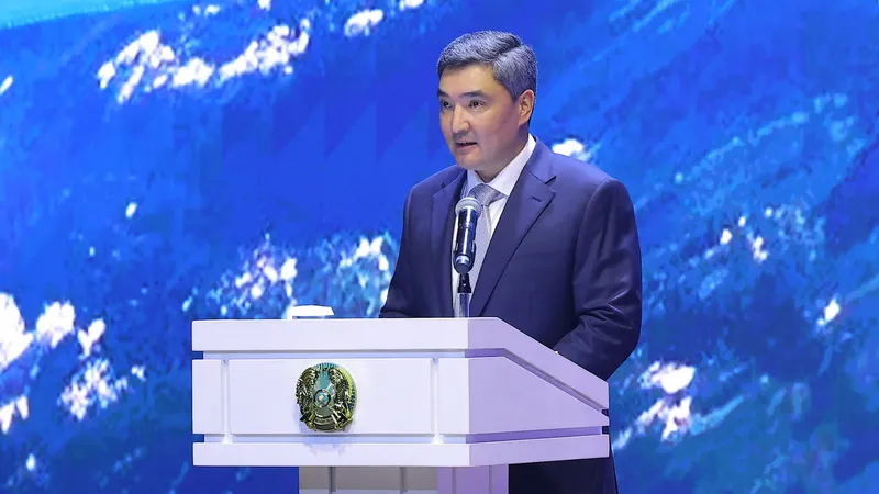премьер-министр РК Олжас Бектенов, фото - Новости Zakon.kz от 27.07.2026 13:44