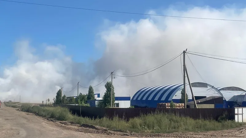 Уральск, горит мусорный полигон, мусорный полигон, фото - Новости Zakon.kz от 28.07.2026 17:14