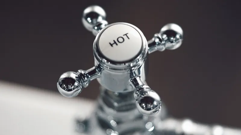 горячая вода, фото - Новости Zakon.kz от 06.08.2026 17:19