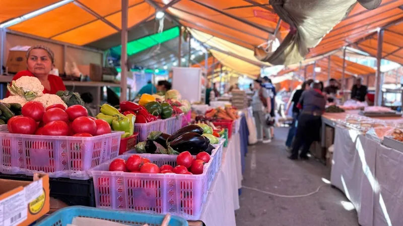 Алматы, ярмарка, продавцы, покупатели, продукты, выходные