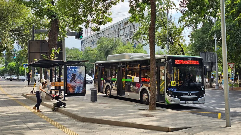 Скоростные автобусные линии, автобусная полоса, BRT, БРТ, автобус, автобусы, общественный транспорт, машина, машины, автомобиль, фото - Новости Zakon.kz от 17.09.2026 13:20